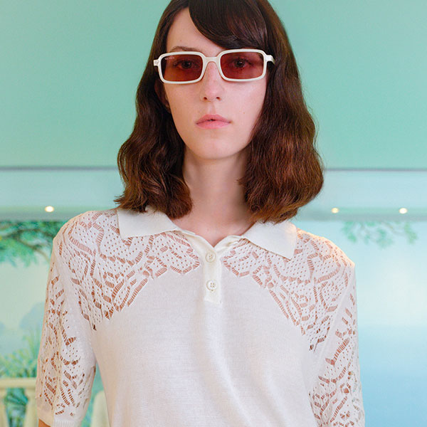 NO LAS PIERDAS DE VISTA